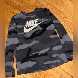 Men’s camo Nike long sleeve shirt